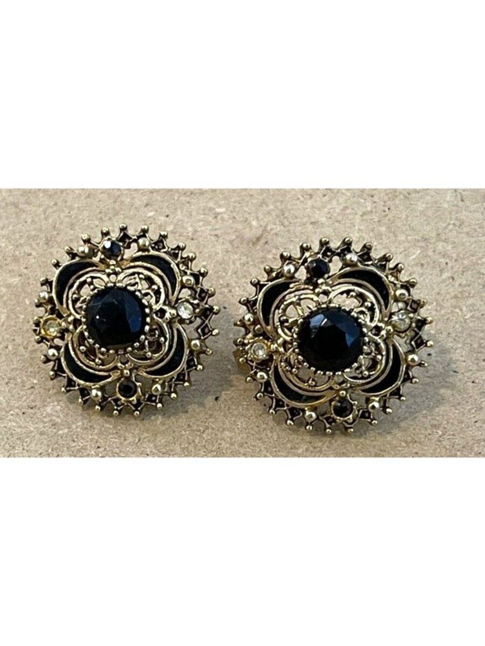 Vintage Florenza Gold Tone Black Center Stone Clip on Earrings Signed